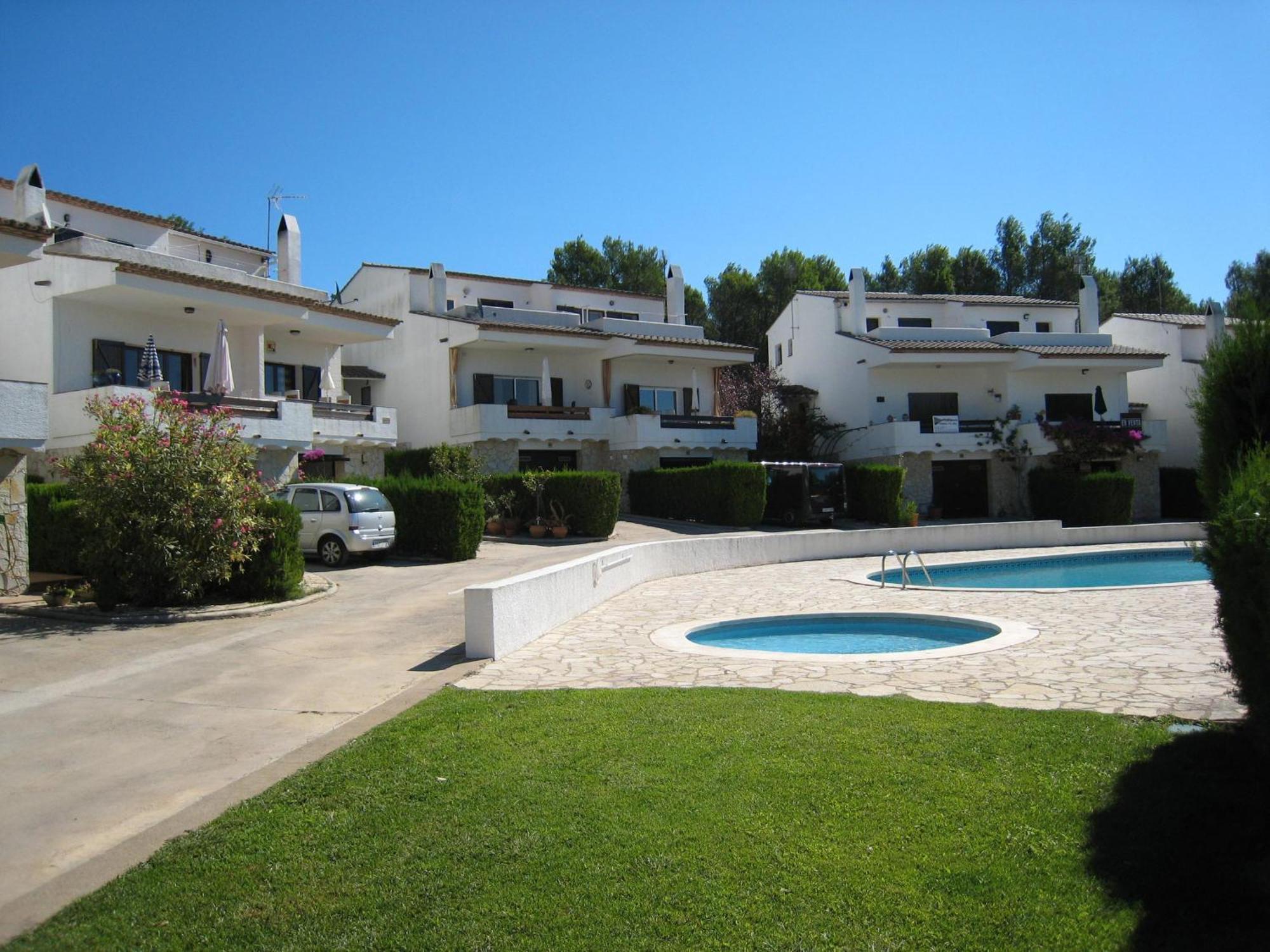 Holiday home Casa Familiar Con Jardin Privado Y Piscina, Cerca De La Playa - - Es-323-82